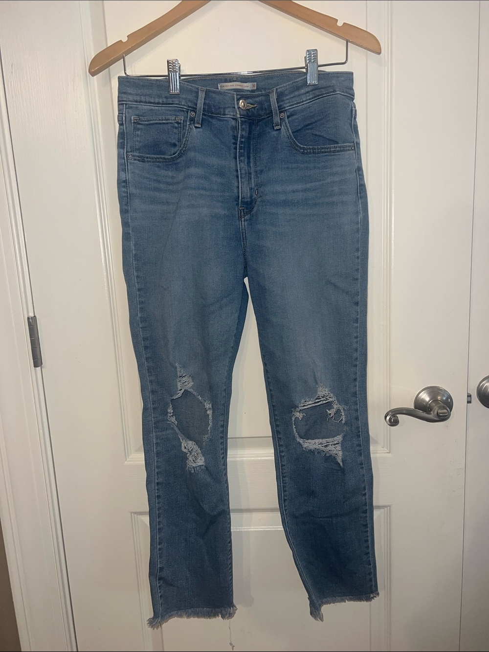 Levi's 724 High Rise Straight Crop Jeans Ripped Knee Distressed Sz‎ 30 Fits 28"